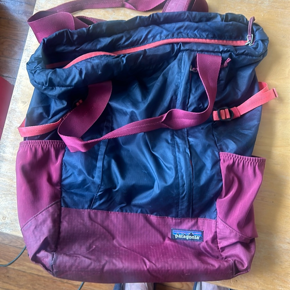Patagonia lightweight travel tote bag/backpack